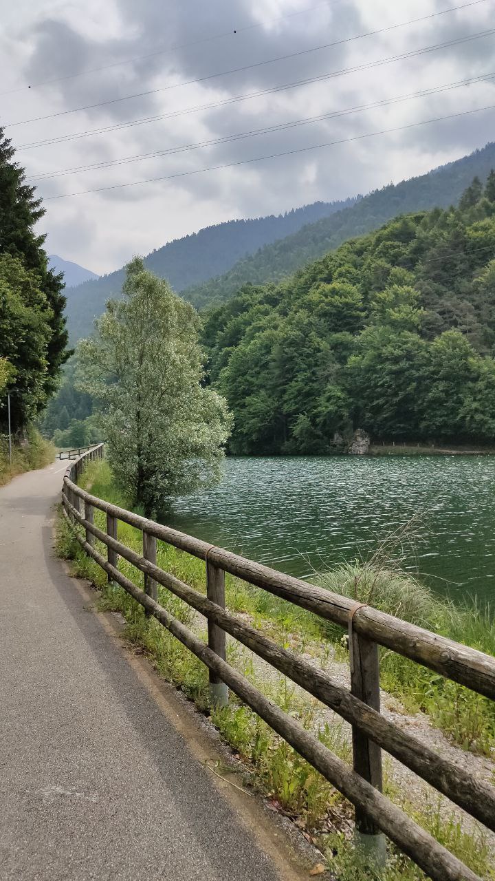 Dal lago d’Idro a Pinzolo, la ciclovia dei fiori